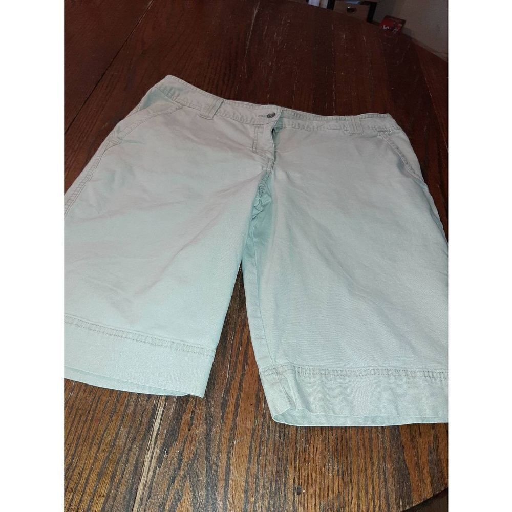 Juniors Jr Size 15 Mossimo Stretch Khaki Tan Bermuda Length Shorts with Pockets